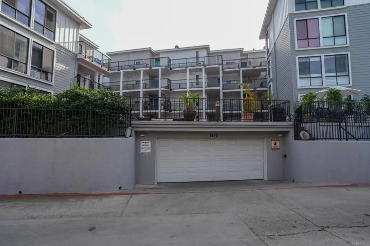 2130 Vallecitos 442, La Jolla, California 92037