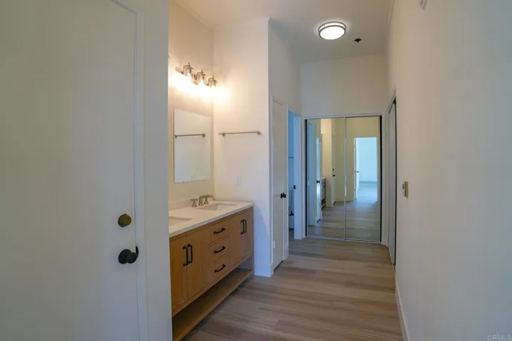 2130 Vallecitos 442, La Jolla, California 92037