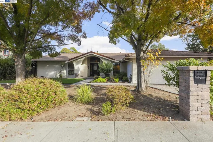 1163 Via Doble, Concord, California 94521