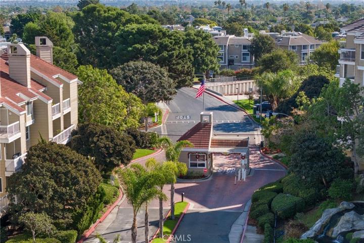 20171 Sealpoint Lane Unit 105, Huntington Beach, California 92646