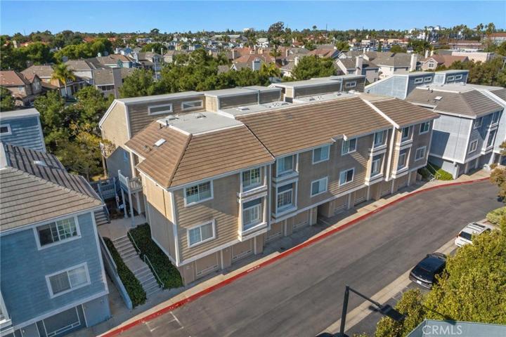 20171 Sealpoint Lane Unit 105, Huntington Beach, California 92646