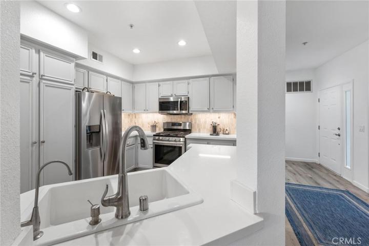 20171 Sealpoint Lane Unit 105, Huntington Beach, California 92646