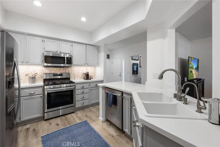 20171 Sealpoint Lane Unit 105, Huntington Beach, California 92646