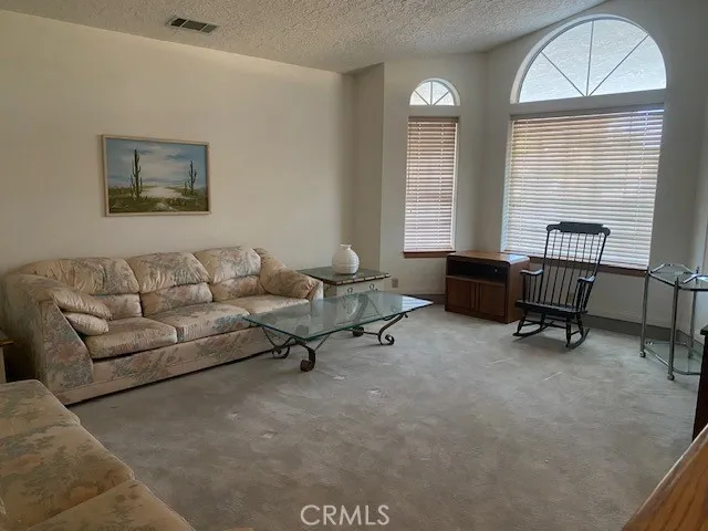 14343 Crow Road, Apple Valley, California 92307