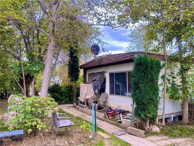33805 El Centro Avenue, Hemet, California 92545