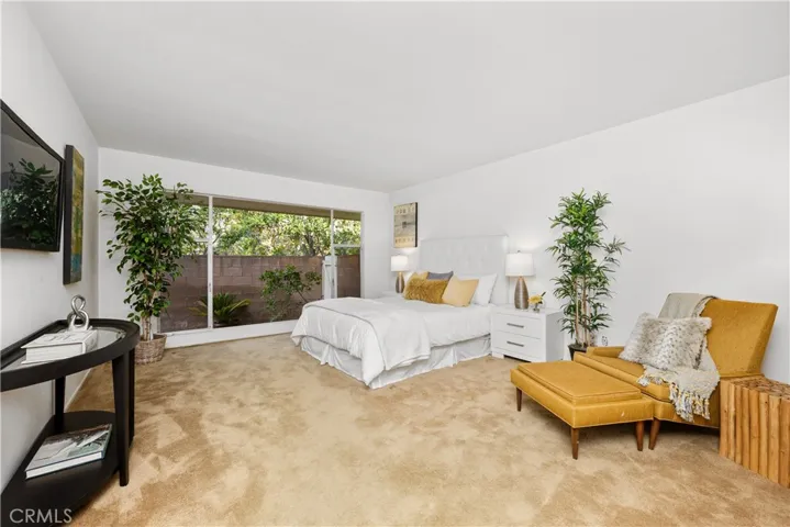 15963 Valley Wood Road, Sherman Oaks, California 91403