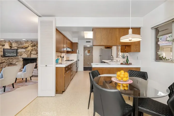 15963 Valley Wood Road, Sherman Oaks, California 91403