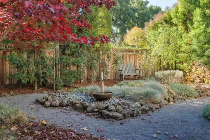 355 Iris Way, Palo Alto, California 94303