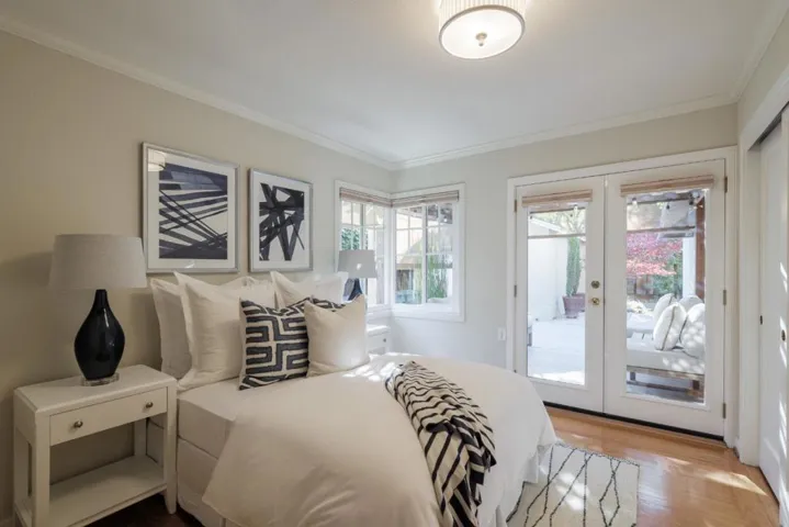 355 Iris Way, Palo Alto, California 94303