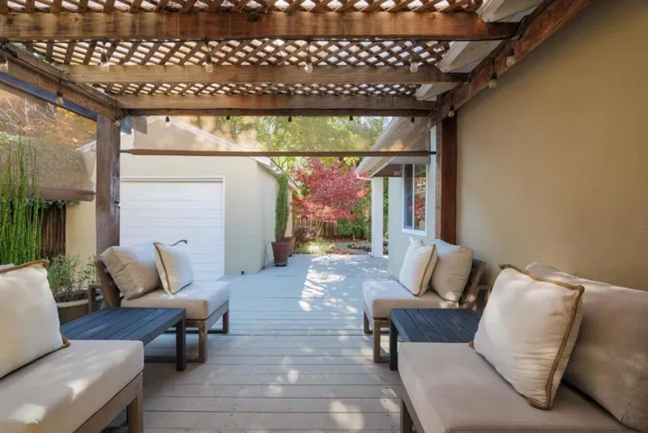 355 Iris Way, Palo Alto, California 94303