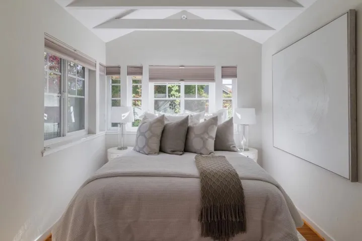 355 Iris Way, Palo Alto, California 94303