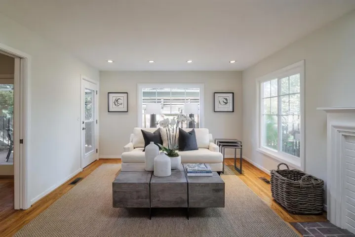 355 Iris Way, Palo Alto, California 94303