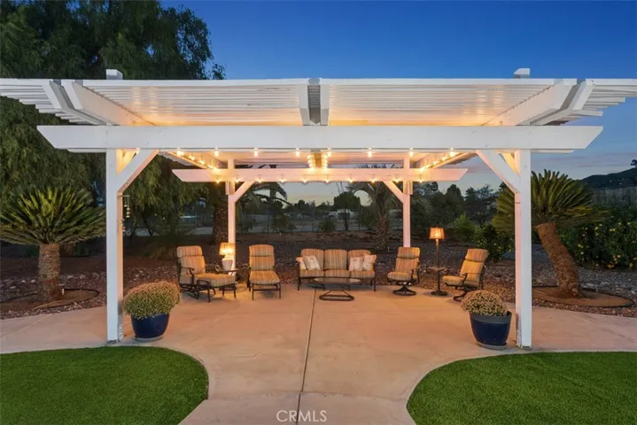 Plenty of room for outdoor gatherings of any size