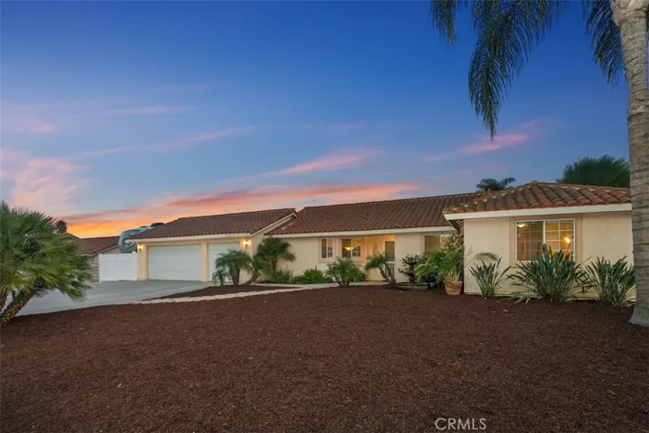 Teriffic curb appeal!