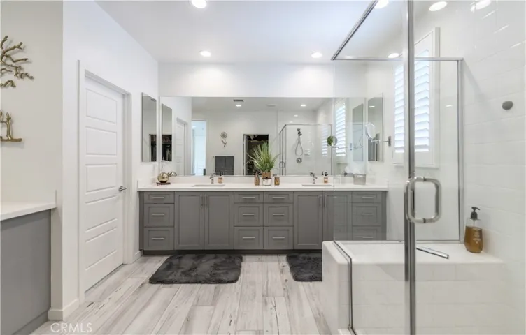 112 Menkar, Irvine, California 92618