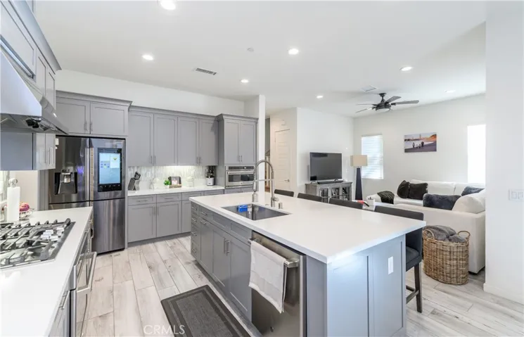 112 Menkar, Irvine, California 92618