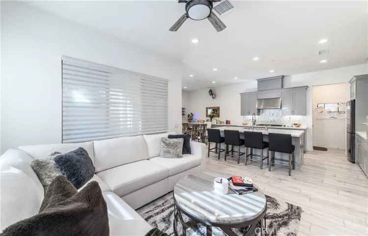 112 Menkar, Irvine, California 92618