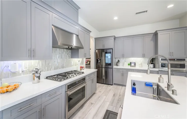 112 Menkar, Irvine, California 92618