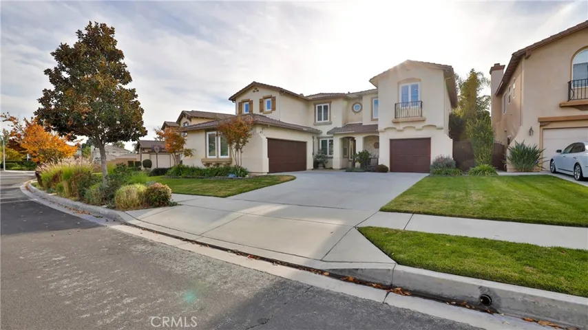 Welcome home!  This beautifully remodeled Plan 3 Capital Pacific home can be yours just in time for the holidays!
