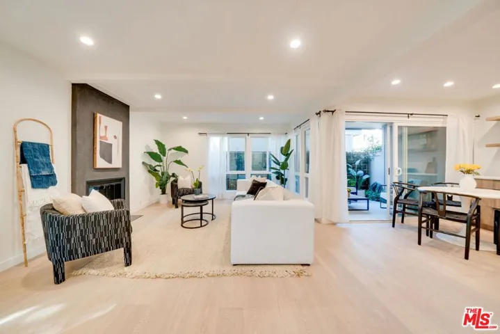 2520 Arizona Avenue 4, Santa Monica, California 90404