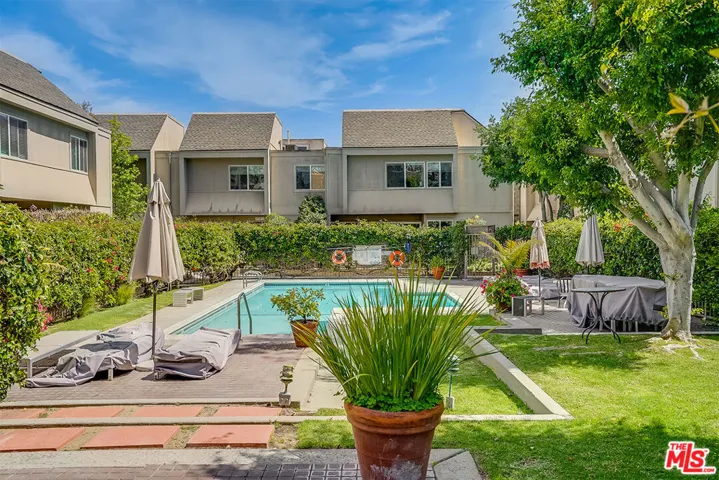 2520 Arizona Avenue 4, Santa Monica, California 90404