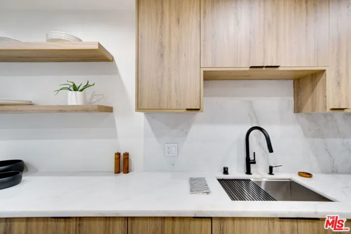 2520 Arizona Avenue 4, Santa Monica, California 90404
