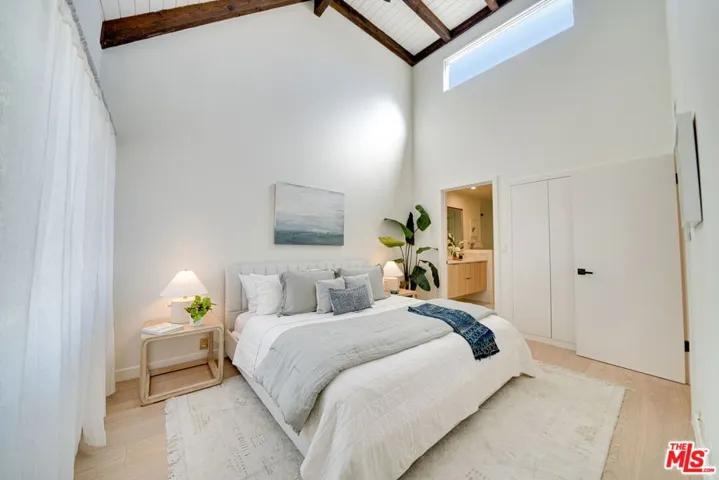 2520 Arizona Avenue 4, Santa Monica, California 90404