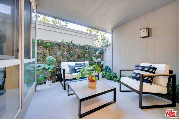 2520 Arizona Avenue 4, Santa Monica, California 90404