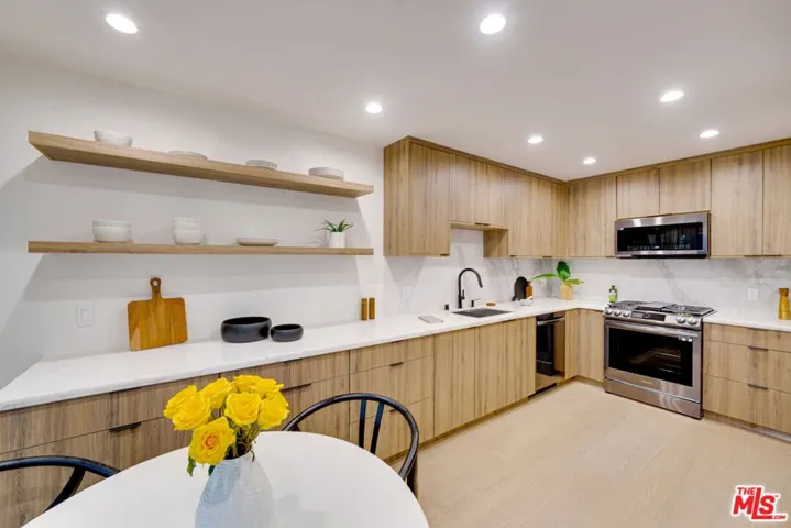 2520 Arizona Avenue 4, Santa Monica, California 90404