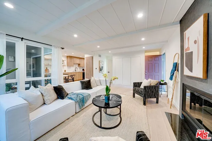 2520 Arizona Avenue 4, Santa Monica, California 90404