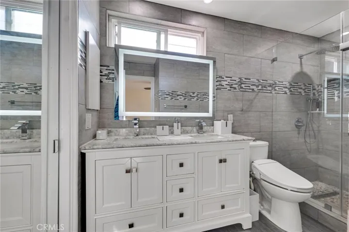 19950 Hemmingway Street, Winnetka, California 91306