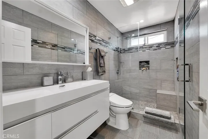 19950 Hemmingway Street, Winnetka, California 91306