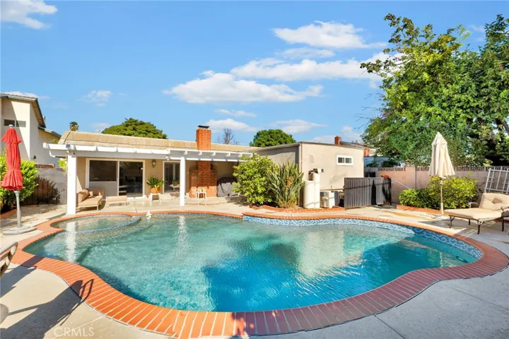 19950 Hemmingway Street, Winnetka, California 91306