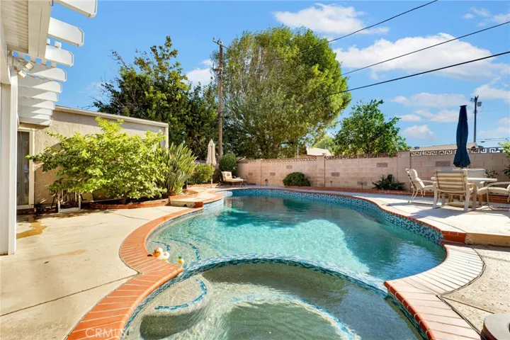 19950 Hemmingway Street, Winnetka, California 91306