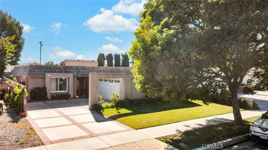 19950 Hemmingway Street, Winnetka, California 91306