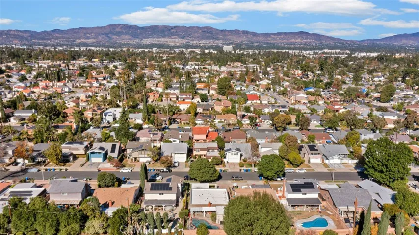 19950 Hemmingway Street, Winnetka, California 91306