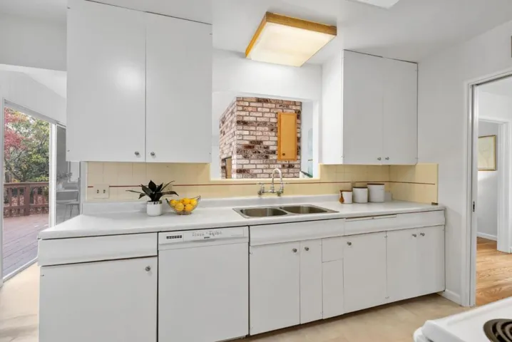 3815 Grove Avenue, Palo Alto, California 94303