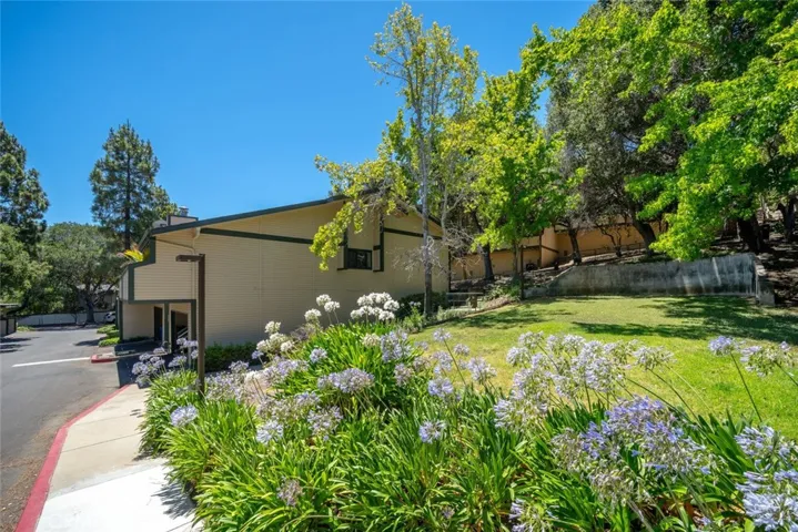 3340 Rockview Place 6, San Luis Obispo, California 93401