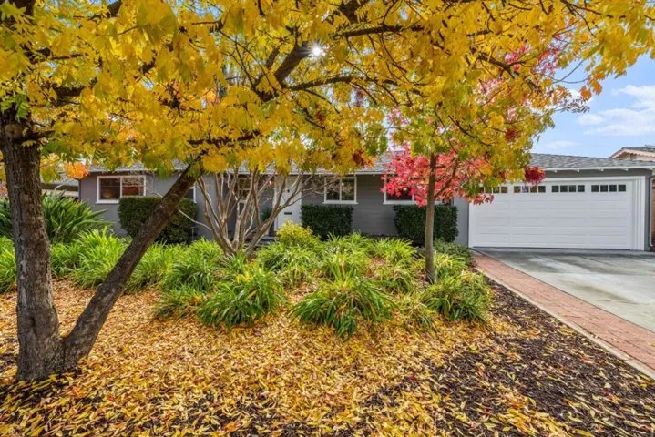 1147 Cuesta Drive, Mountain View, California 94040