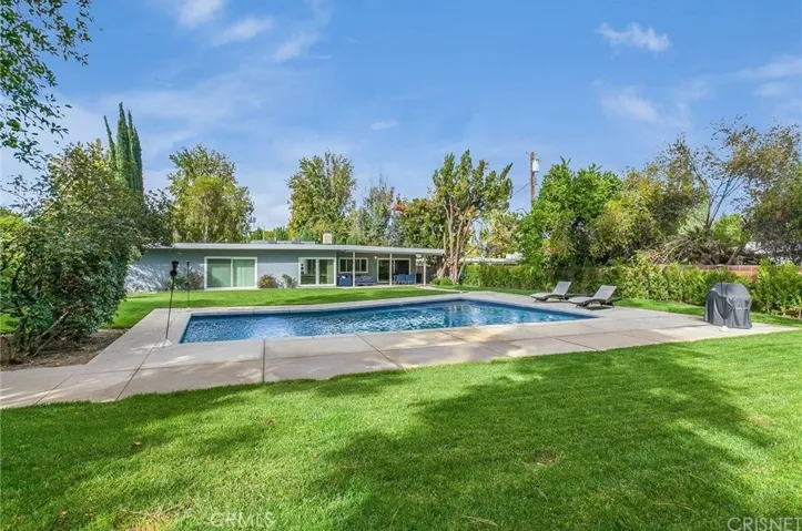 6236 Capistrano Avenue, Woodland Hills, California 91367