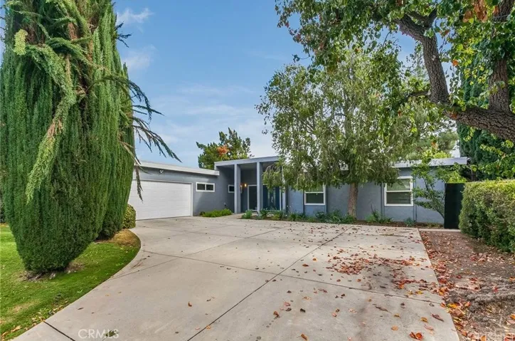 6236 Capistrano Avenue, Woodland Hills, California 91367