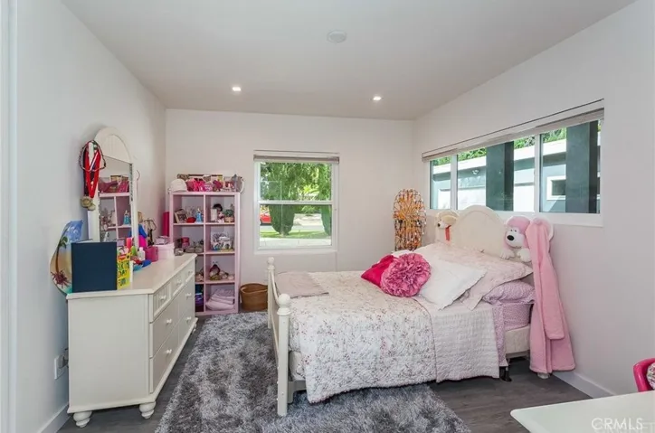 6236 Capistrano Avenue, Woodland Hills, California 91367