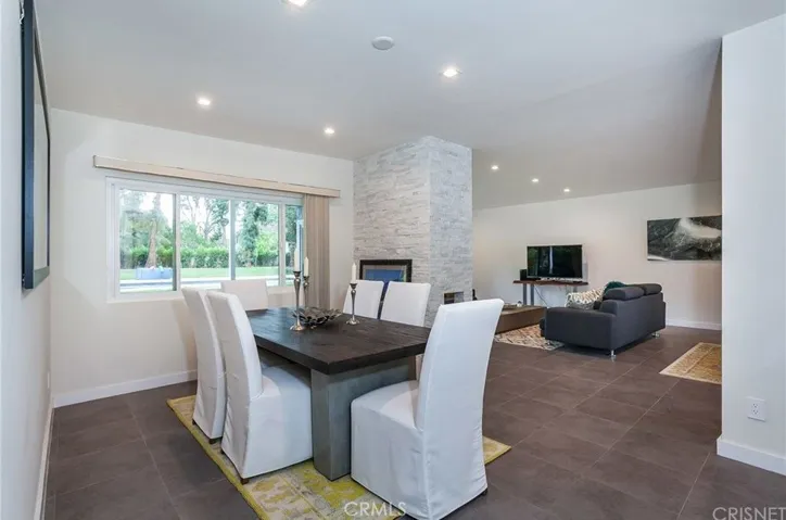 6236 Capistrano Avenue, Woodland Hills, California 91367