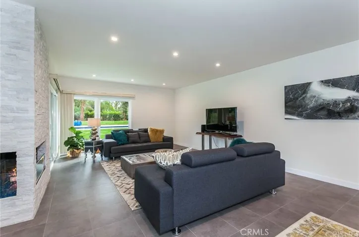 6236 Capistrano Avenue, Woodland Hills, California 91367