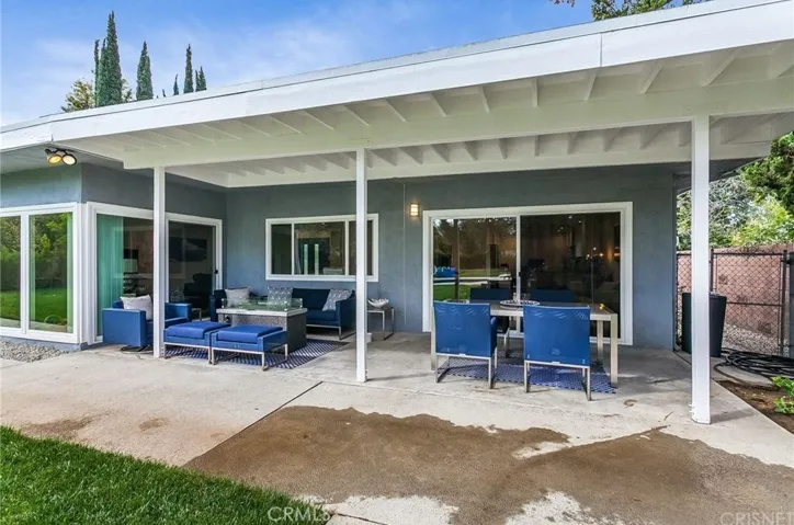 6236 Capistrano Avenue, Woodland Hills, California 91367