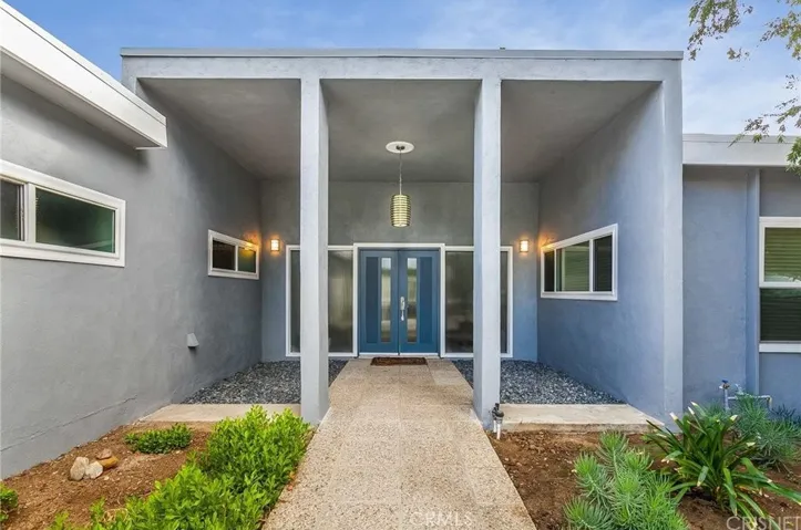 6236 Capistrano Avenue, Woodland Hills, California 91367