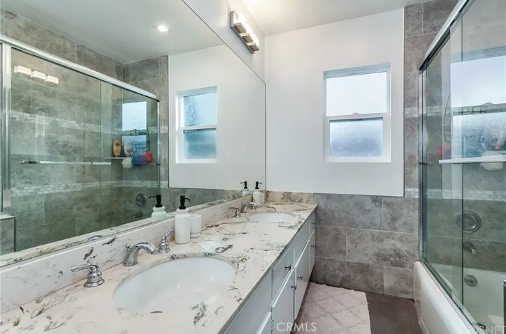 6236 Capistrano Avenue, Woodland Hills, California 91367