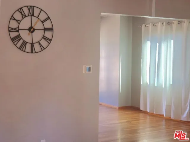 Liv Room facing Dining Area