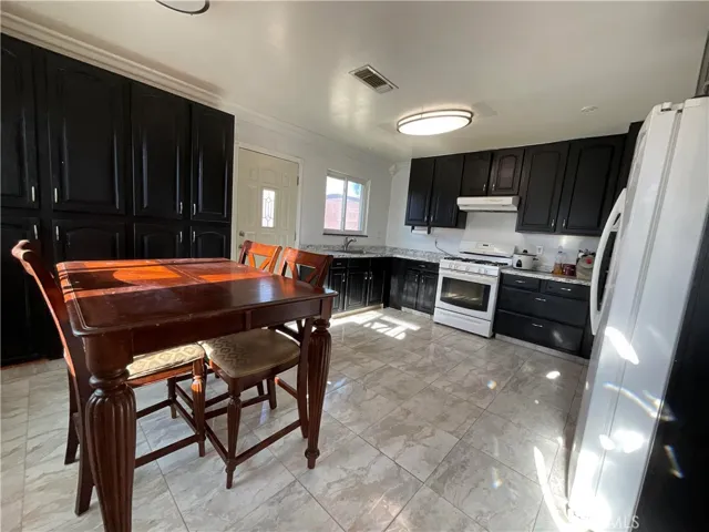 2565 Perth Court, Barstow, California 92311