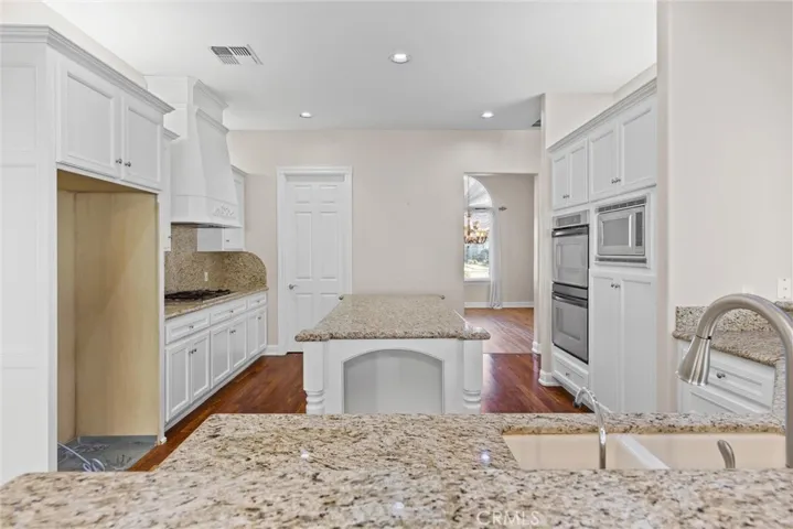 2117 Wedgemont Place, Bakersfield, California 93311